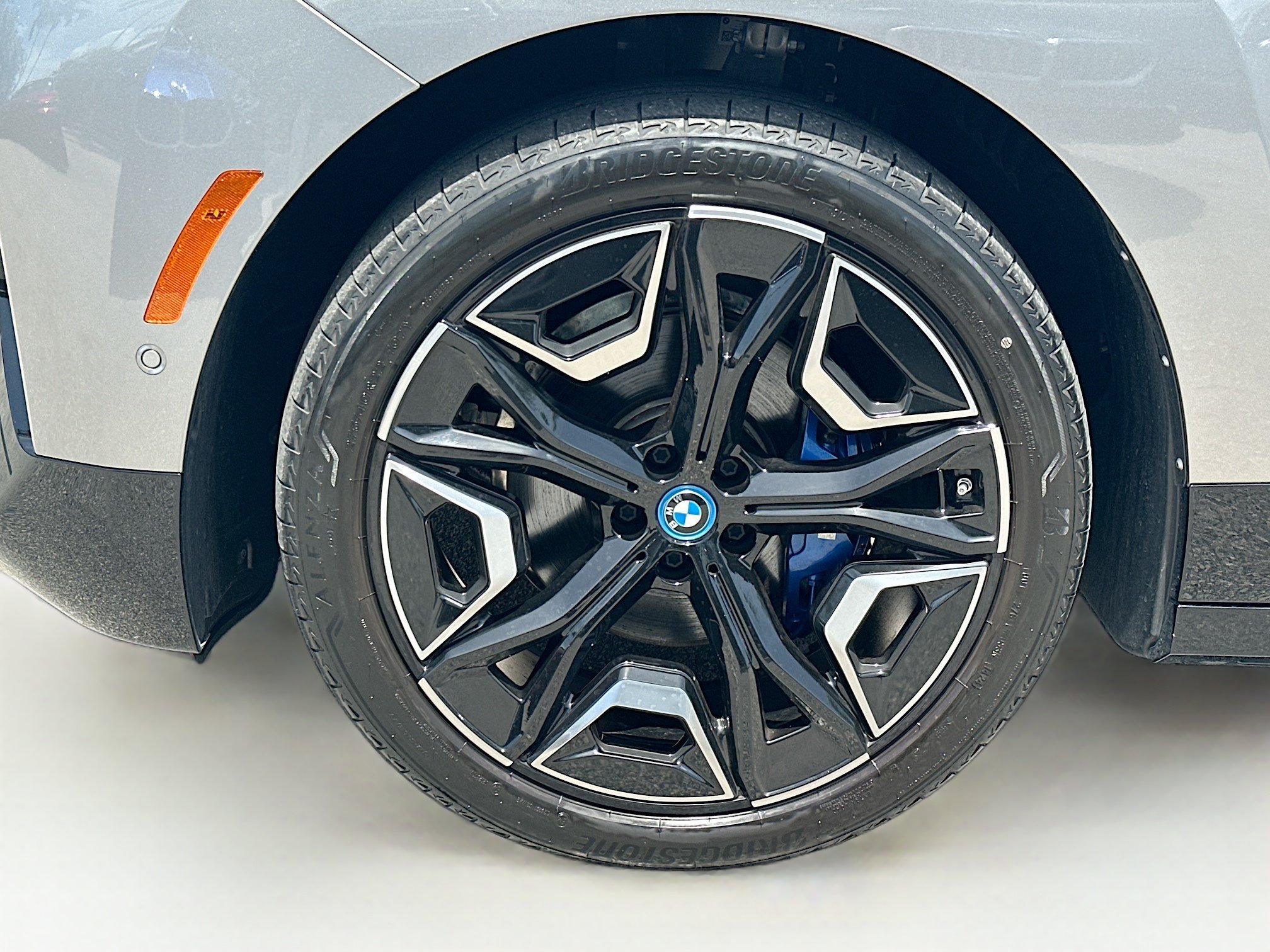 Used 2025 BMW iX M60 AWD/4WD image 29