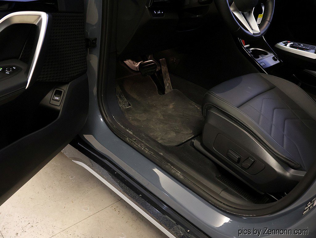 Used 2025 BMW X1 xDrive28i w/ Premium Package image 26