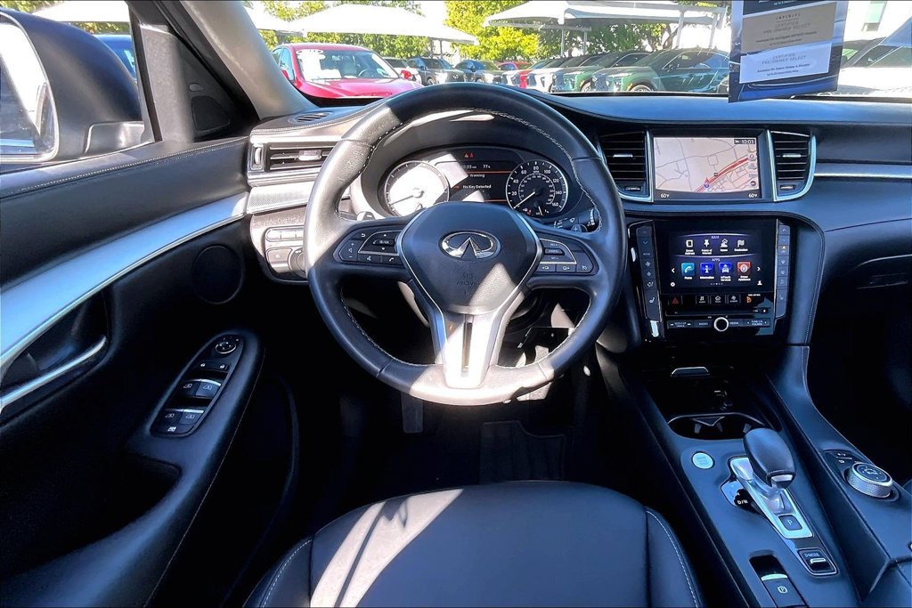Used 2019 INFINITI QX50 Luxe w/ Navigation Package FWD image 7