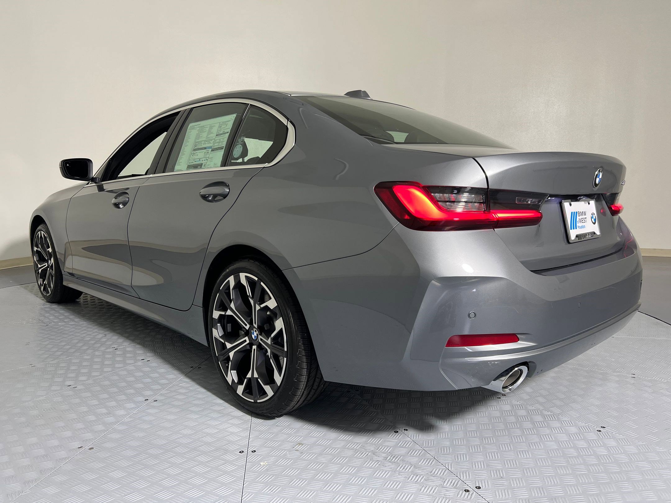 Used 2026 BMW 330i Sedan w/ Convenience Package image 3