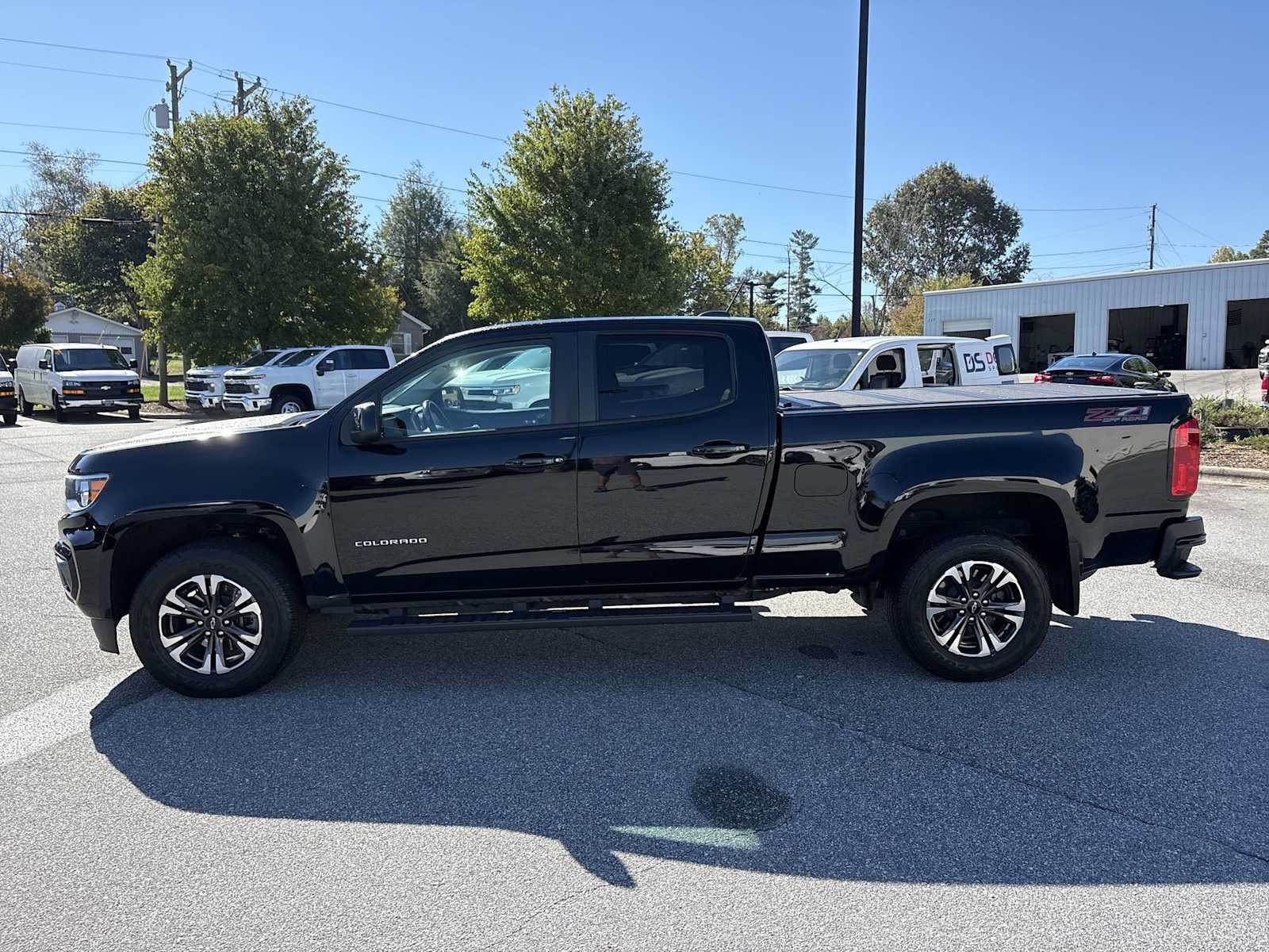 Used 2022 Chevrolet Colorado Z71 AWD/4WD image 9