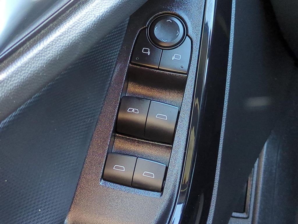 Used 2025 Chevrolet Equinox LT w/ Convenience Package II image 21