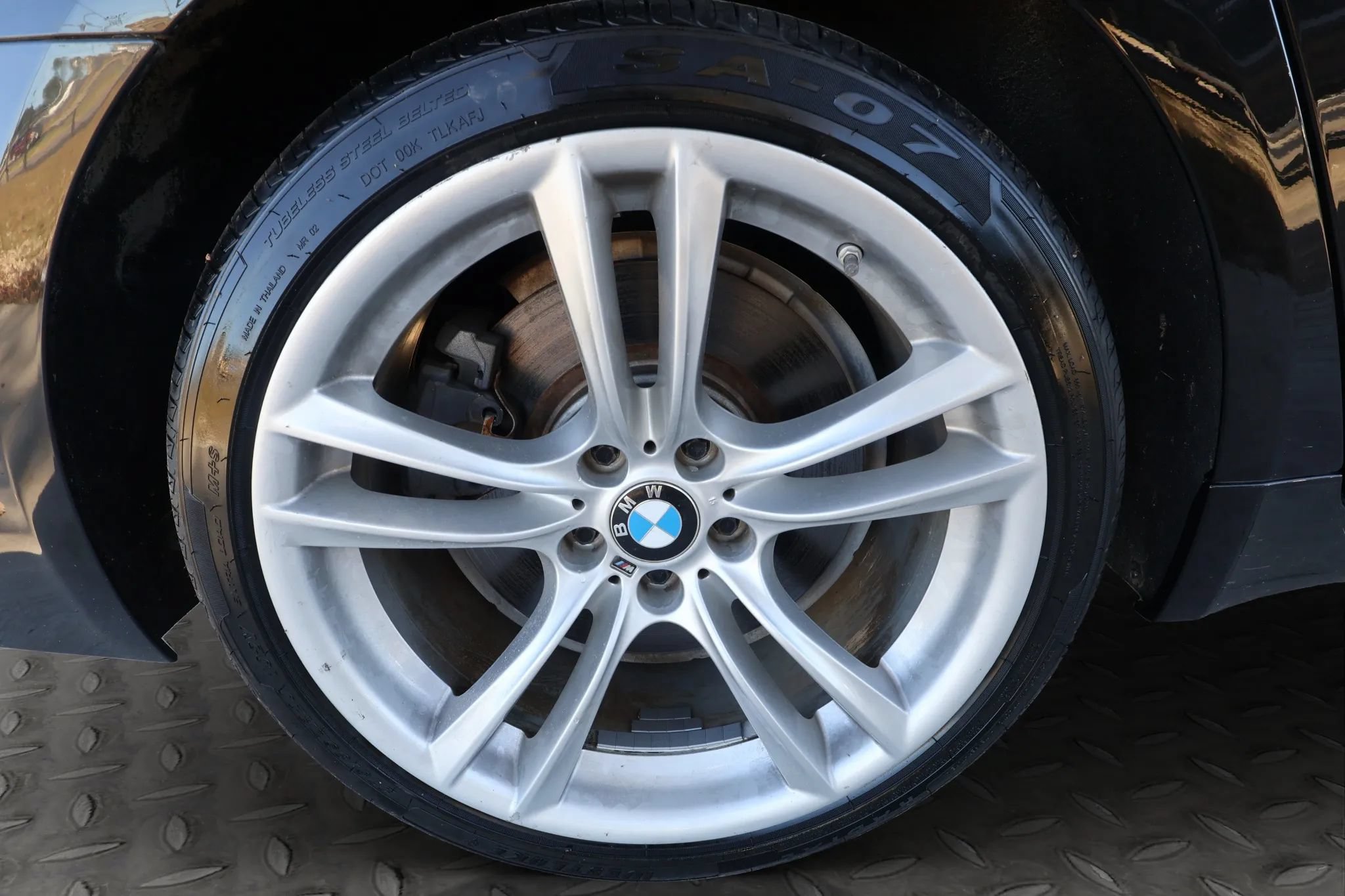 Used 2014 BMW 750Li RWD image 40
