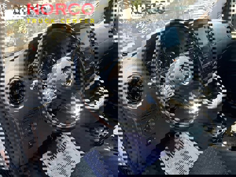 Used 2022 Mercedes-Benz Metris image 18