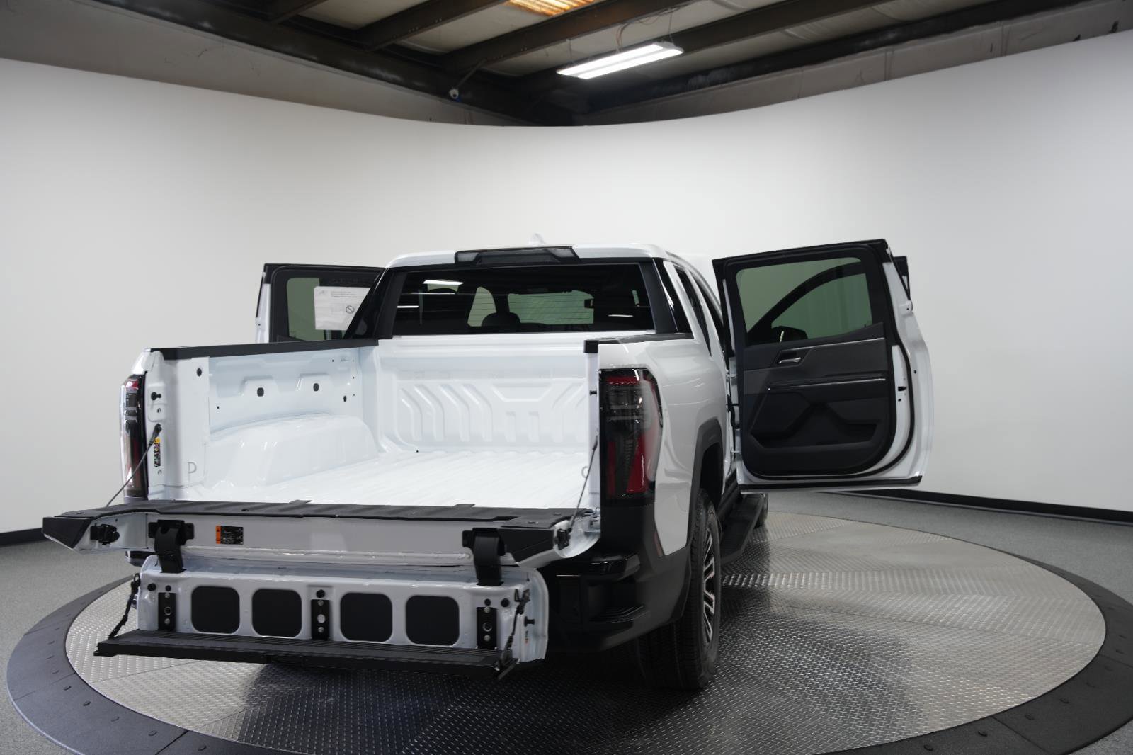 New 2026 GMC Sierra EV Elevation image 12