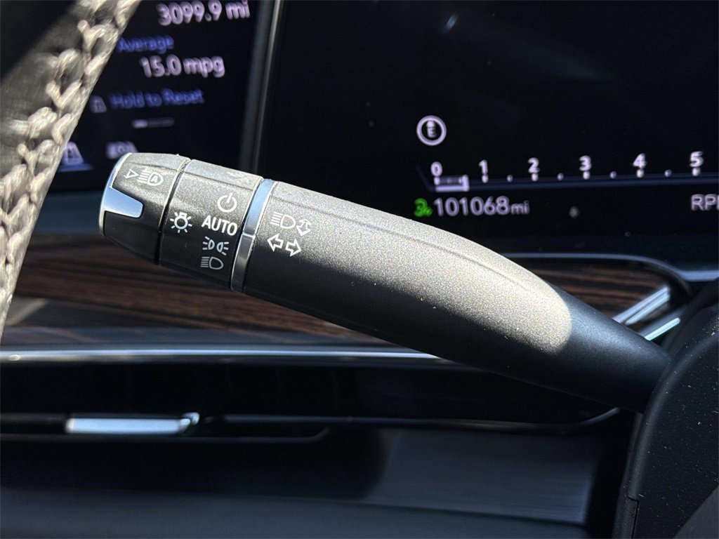 Used 2023 Cadillac Escalade ESV Luxury image 28