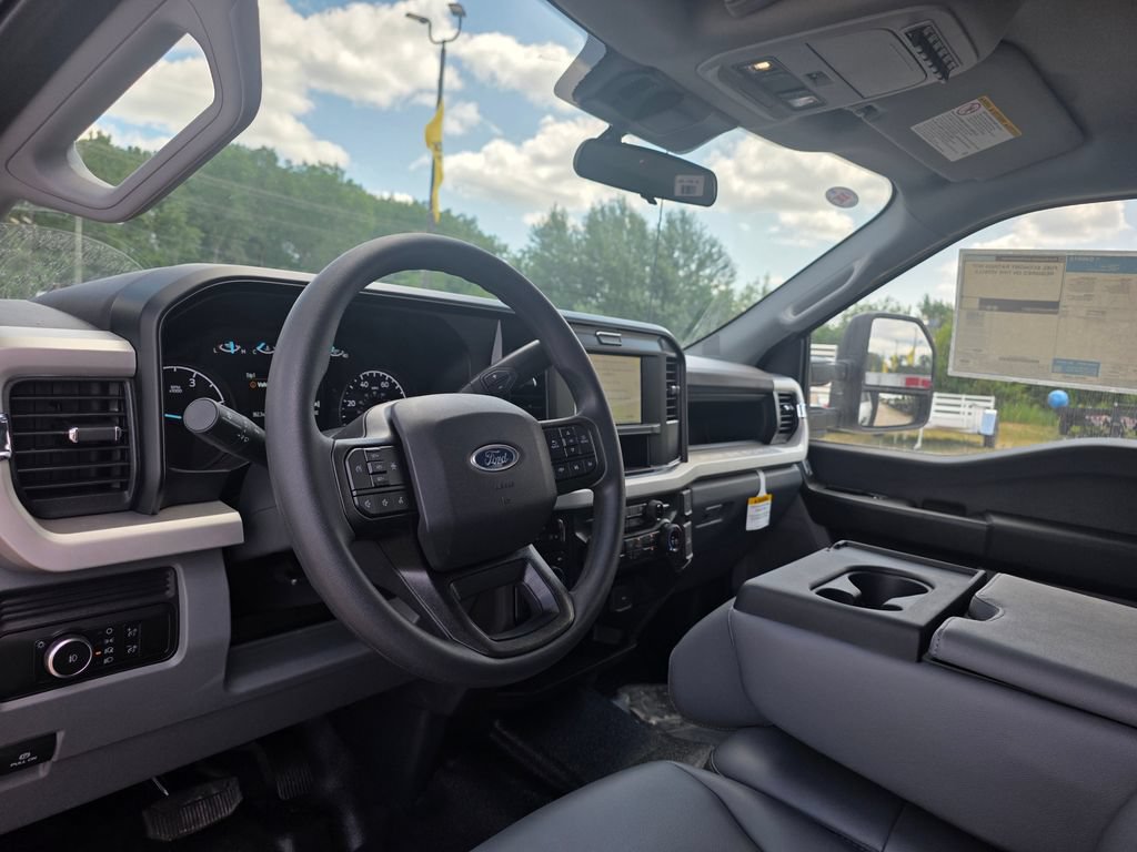 New 2026 Ford F550 4x4 Crew Cab image 22
