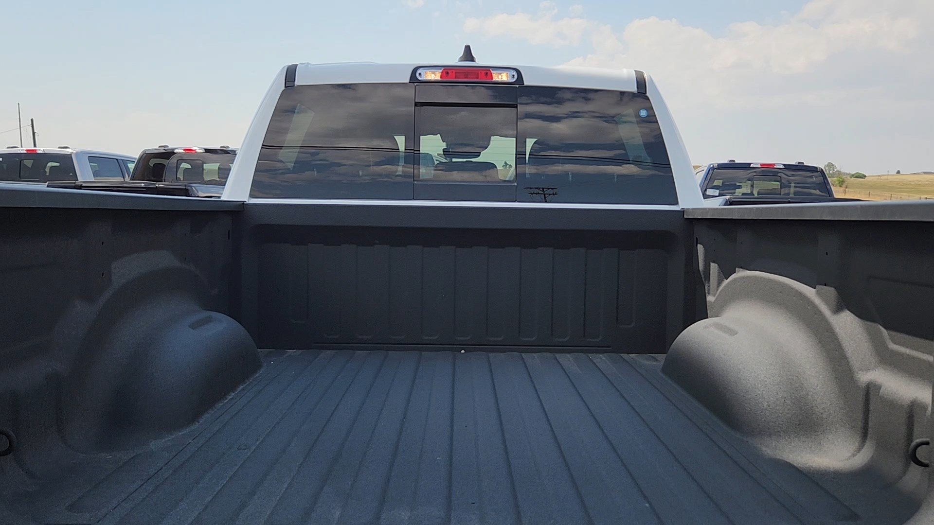 Used 2024 RAM 1500 Laramie AWD/4WD image 19
