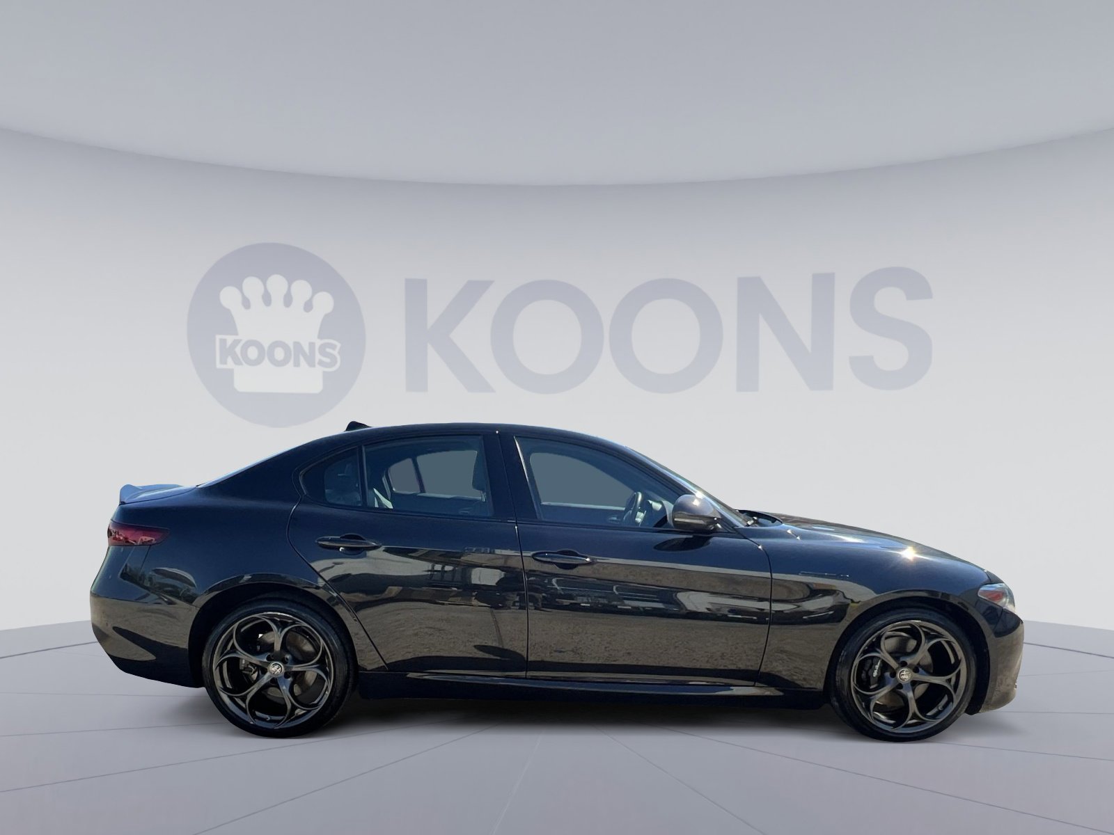 Used 2023 Alfa Romeo Giulia Estrema AWD/4WD image 12