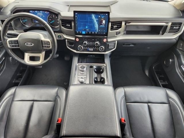 Used 2024 Ford Expedition XLT image 26