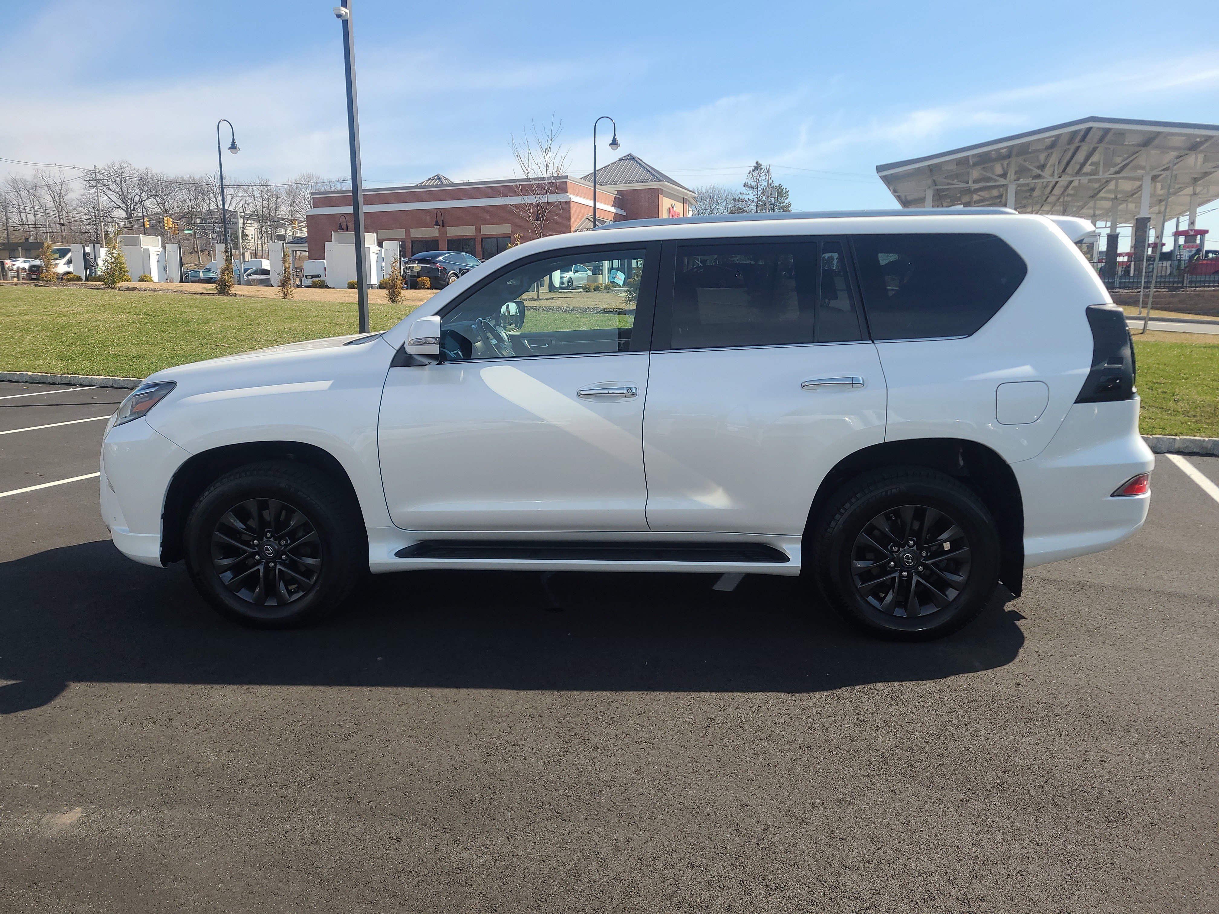 Used 2023 Lexus GX 460 Premium image 9