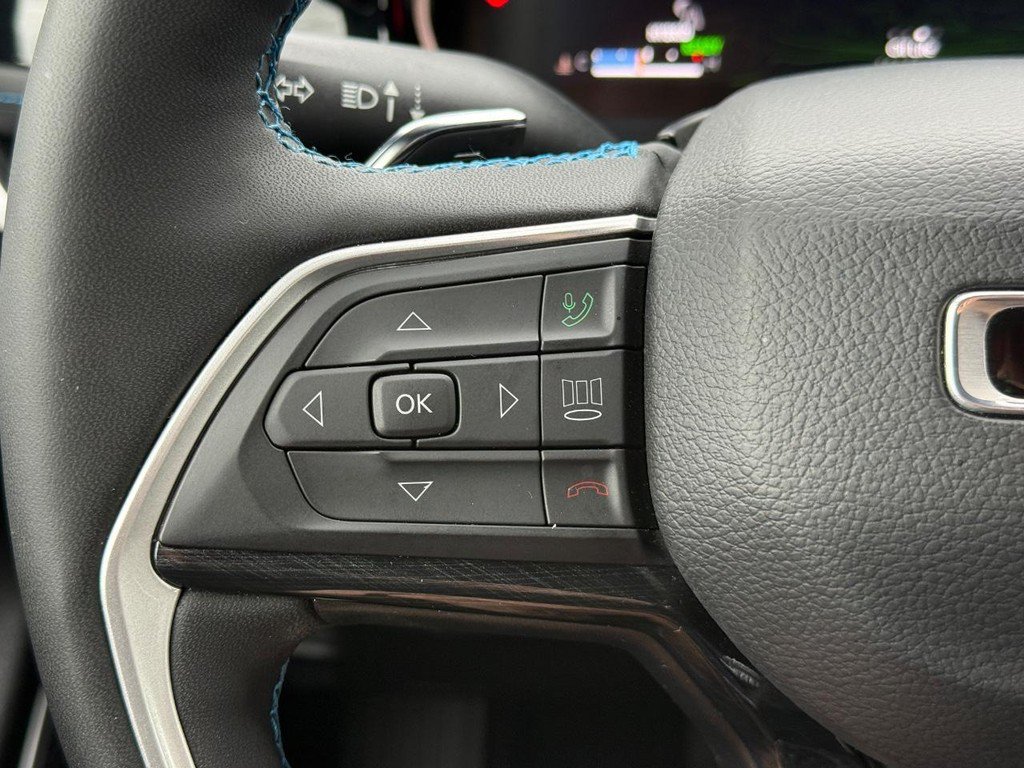 Used 2024 Jeep Grand Cherokee Trailhawk w/ Advanced Protech Group II AWD/4WD image 14