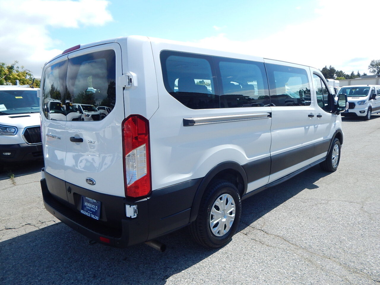 Used 2023 Ford Transit 350 XLT RWD image 8