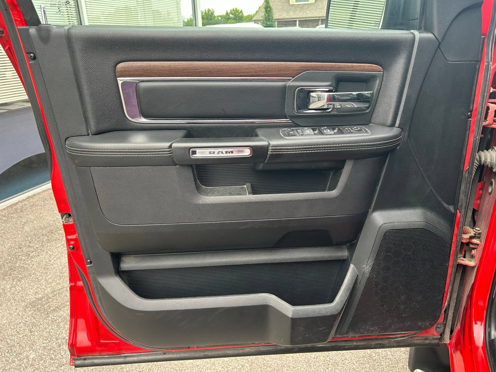 Used 2017 RAM 1500 Laramie AWD/4WD image 8