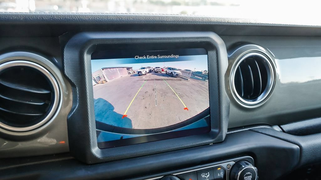 Used 2023 Jeep Wrangler Unlimited Sahara AWD/4WD image 29