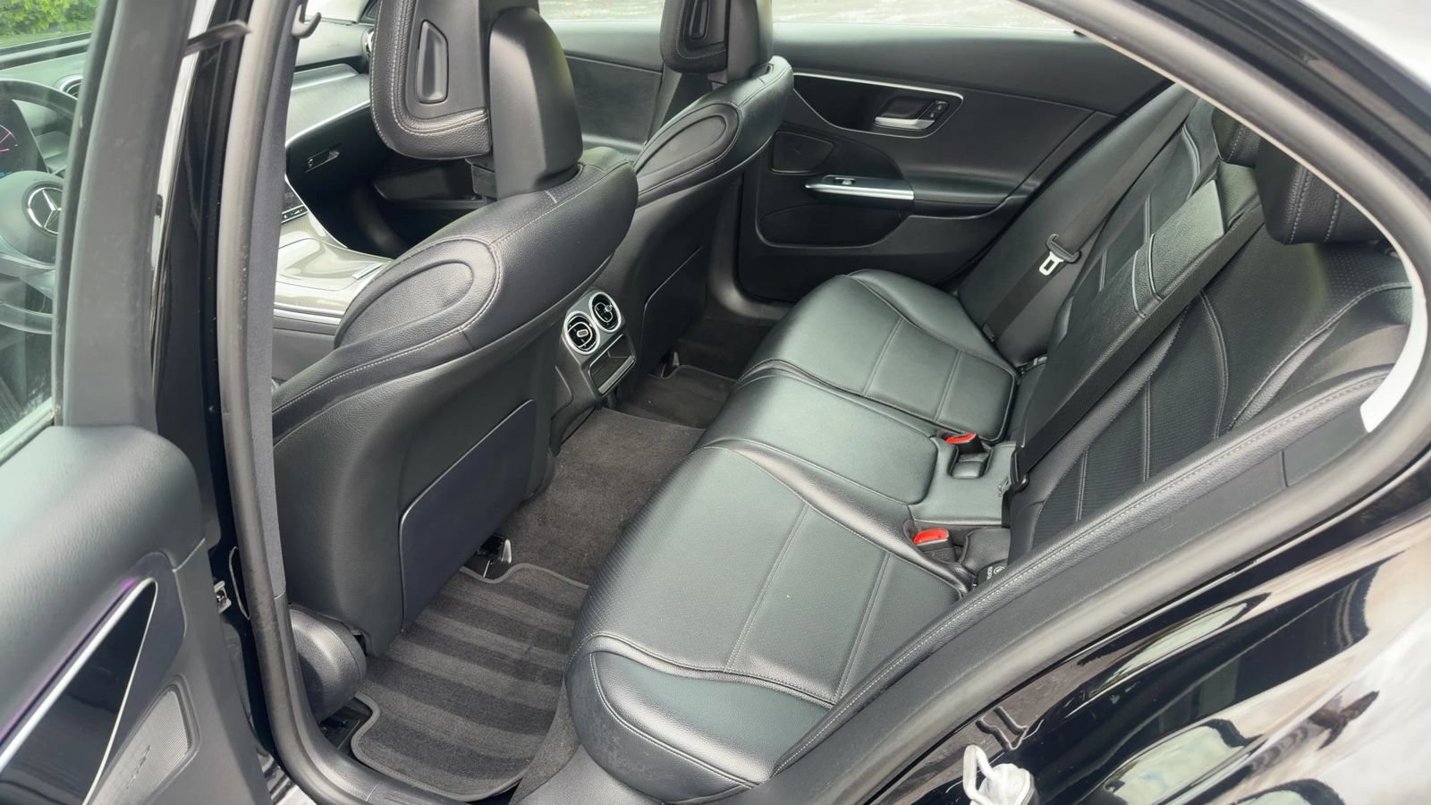 Used 2022 Mercedes-Benz C 300 4MATIC Sedan image 14