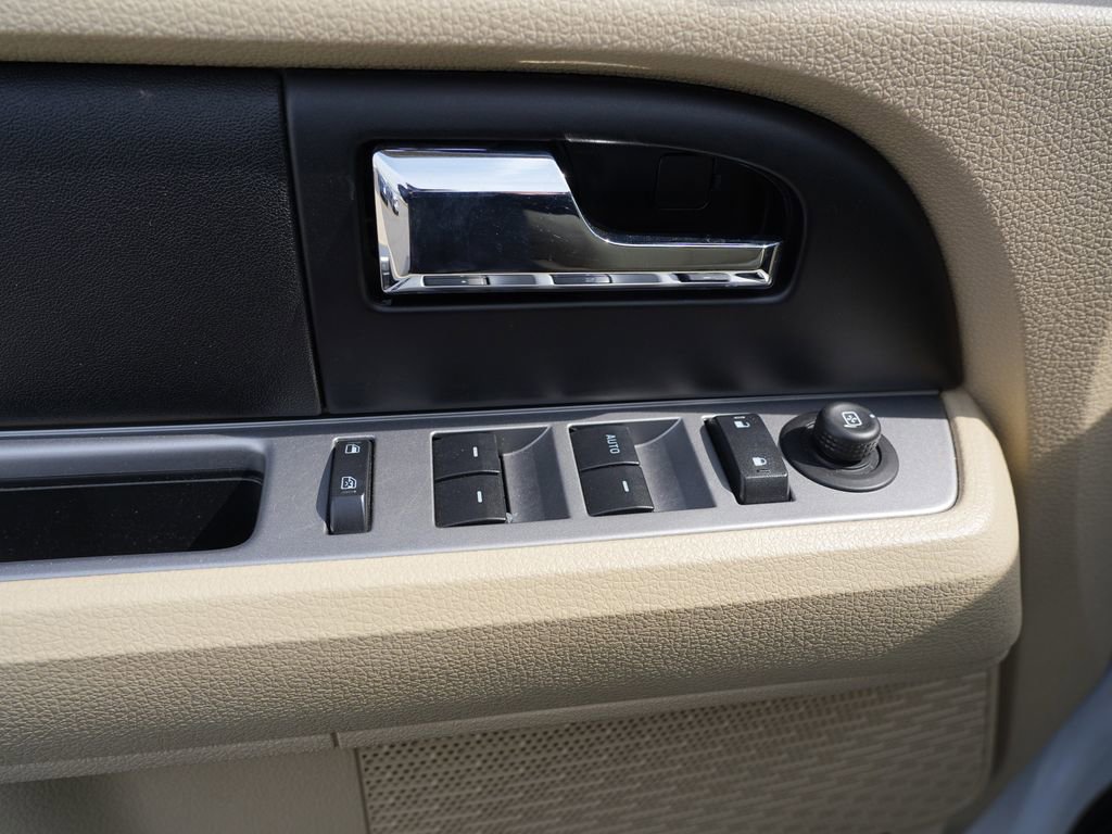 Used 2015 Ford Expedition XL image 17