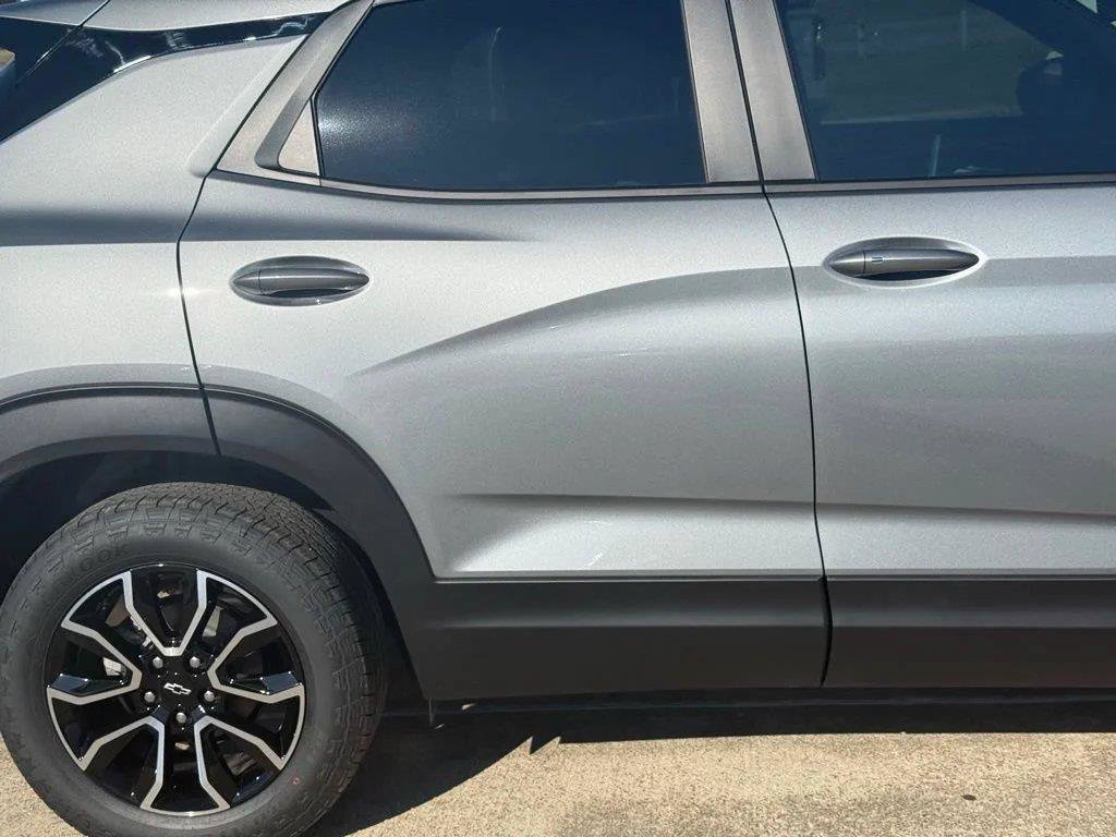 Used 2026 Chevrolet TrailBlazer ACTIV w/ Convenience Package FWD image 9