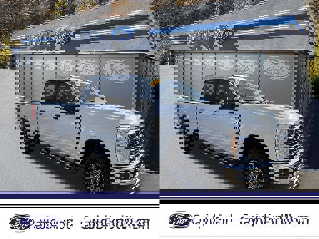 Used 2025 Ford F250 XLT image 1