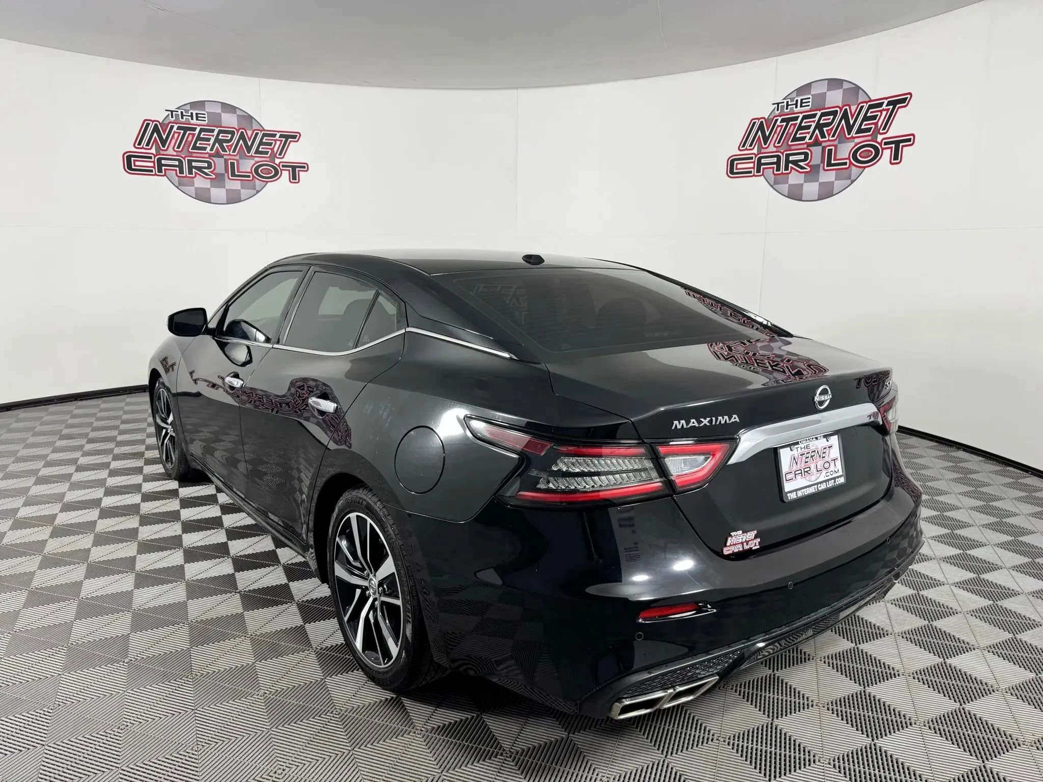 Used 2023 Nissan Maxima SV w/ Floor Mat Group image 5