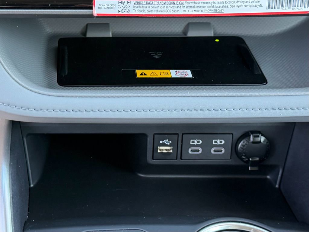 Certified 2024 Toyota Highlander XLE image 26