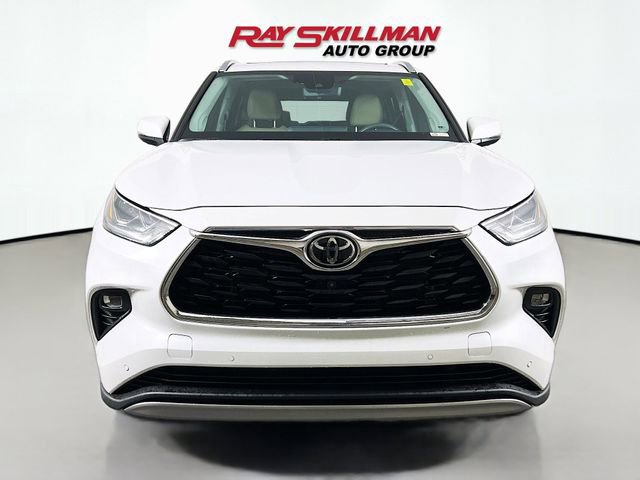 Used 2022 Toyota Highlander Platinum image 2
