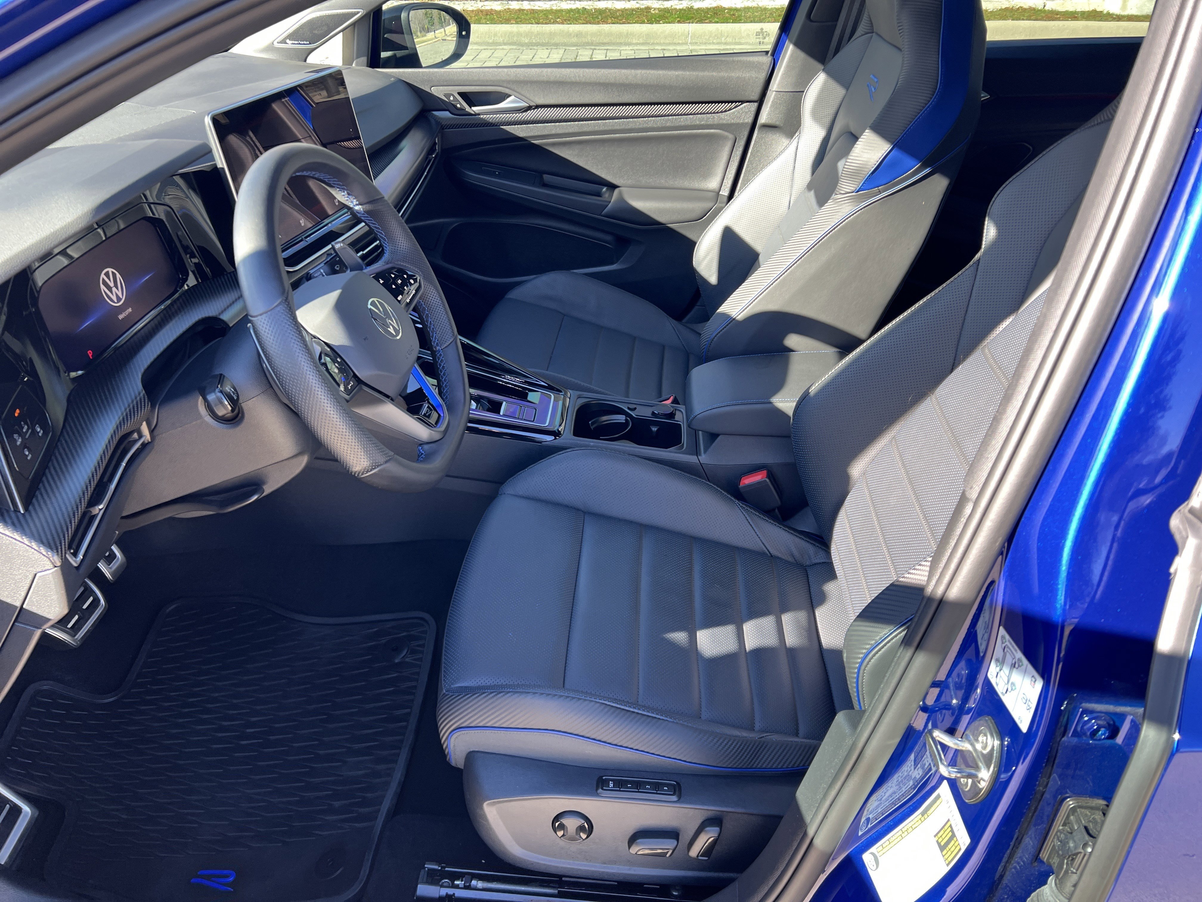 Certified 2025 Volkswagen Golf R Black Edition image 16