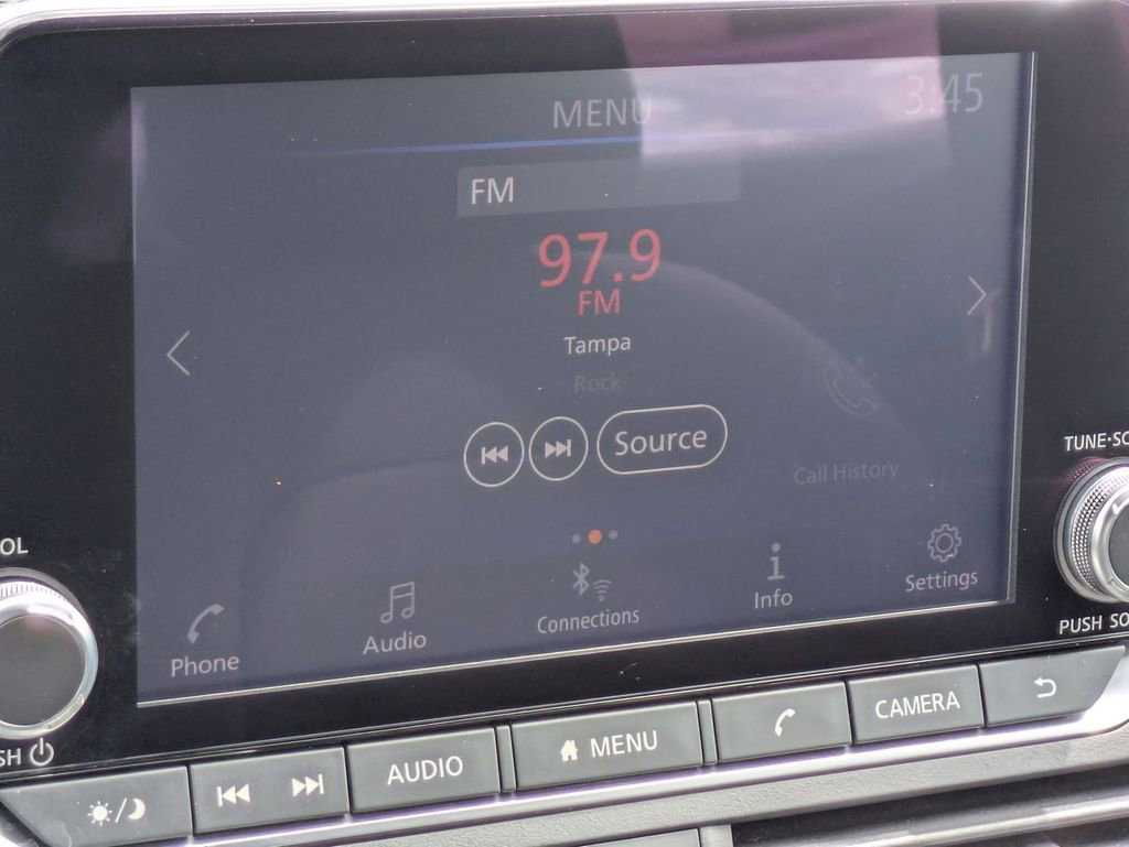 Used 2025 Nissan Altima 2.5 SV FWD image 17