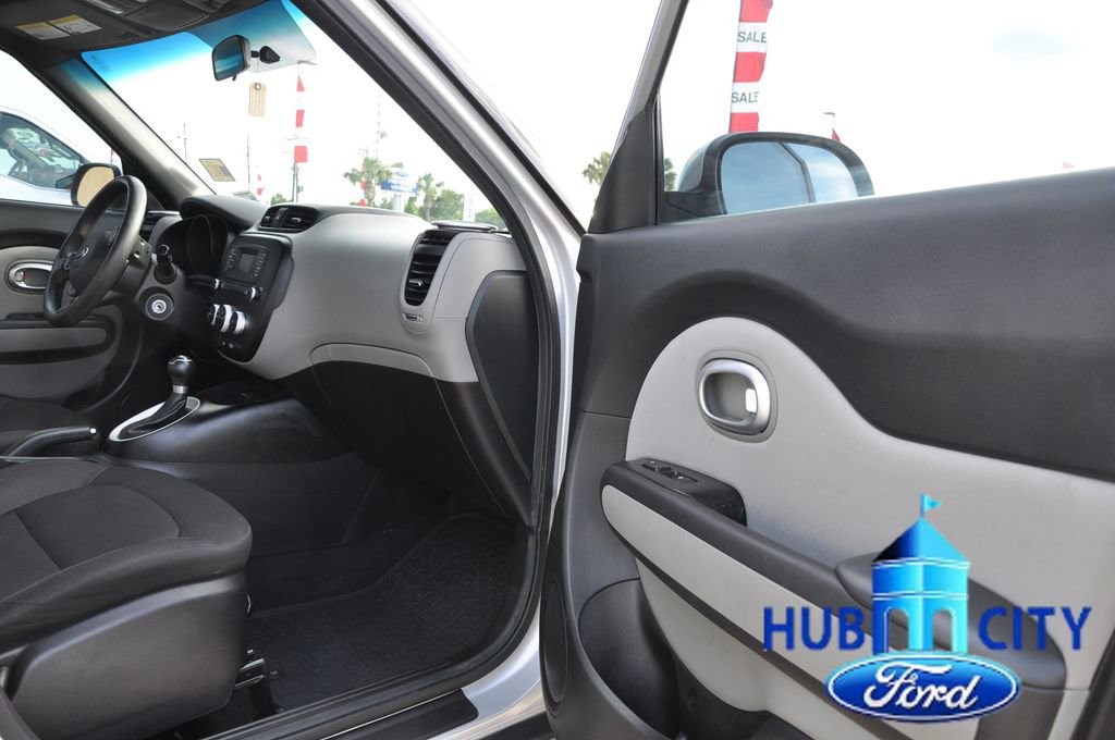 Used 2016 Kia Soul FWD image 17