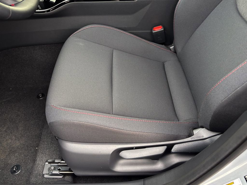 New 2026 Toyota Prius Plug-In Hybrid SE image 12