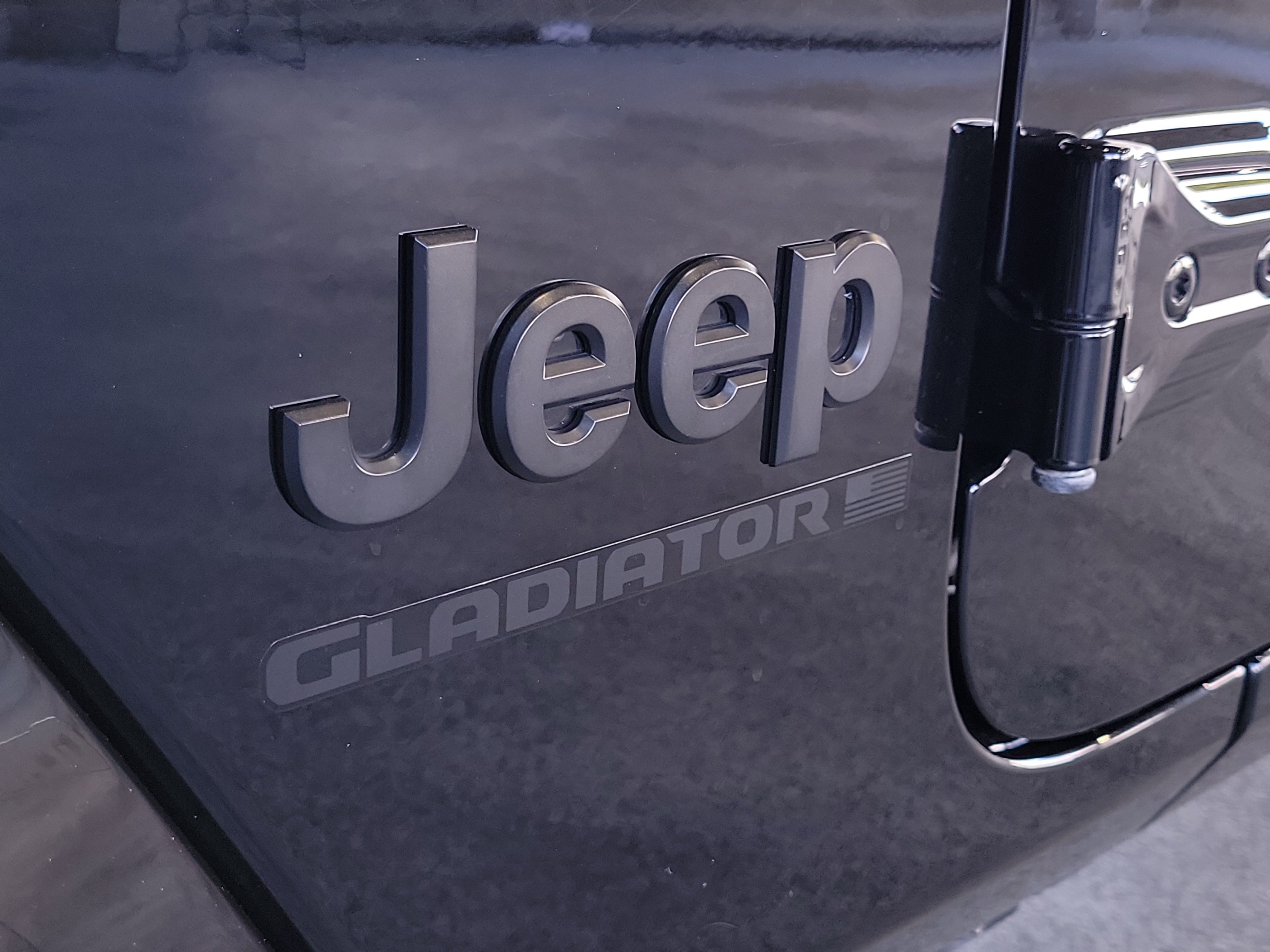 Certified 2023 Jeep Gladiator Sport AWD/4WD image 6