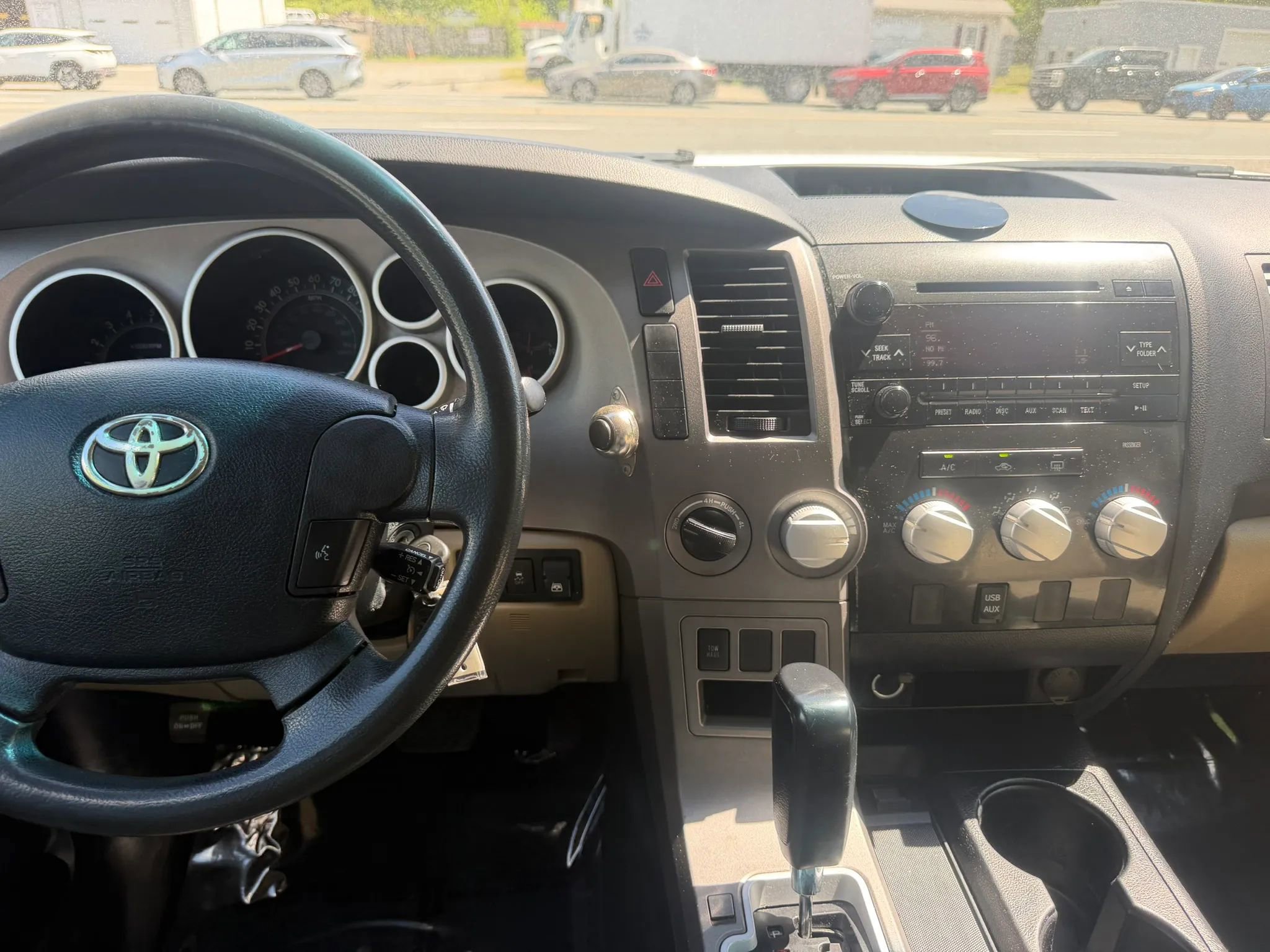 Used 2012 Toyota Tundra 4x4 CrewMax w/ Tow Pkg image 29