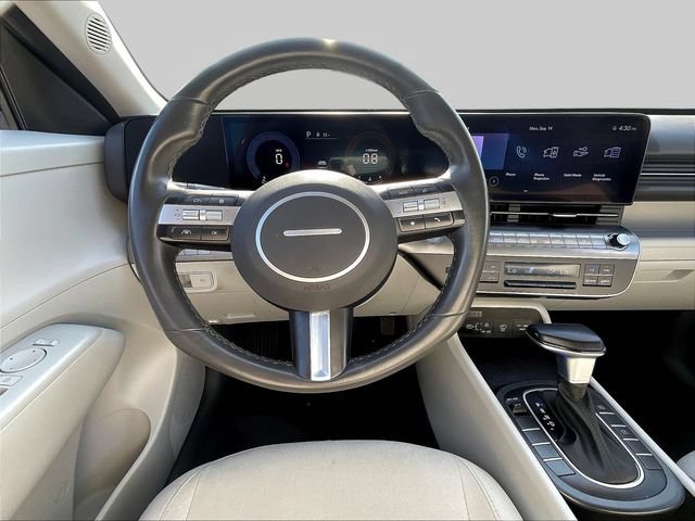 Used 2025 Hyundai Kona SEL FWD image 10