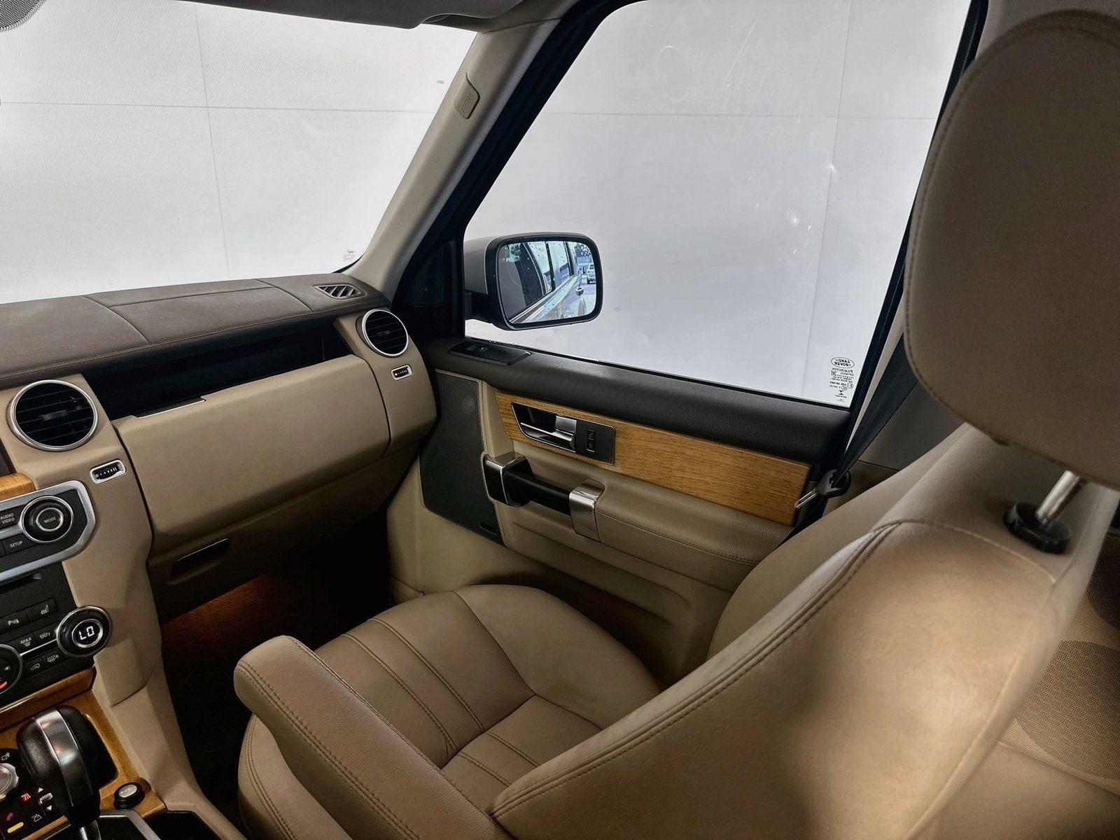 Used 2013 Land Rover LR4 HSE AWD/4WD image 24