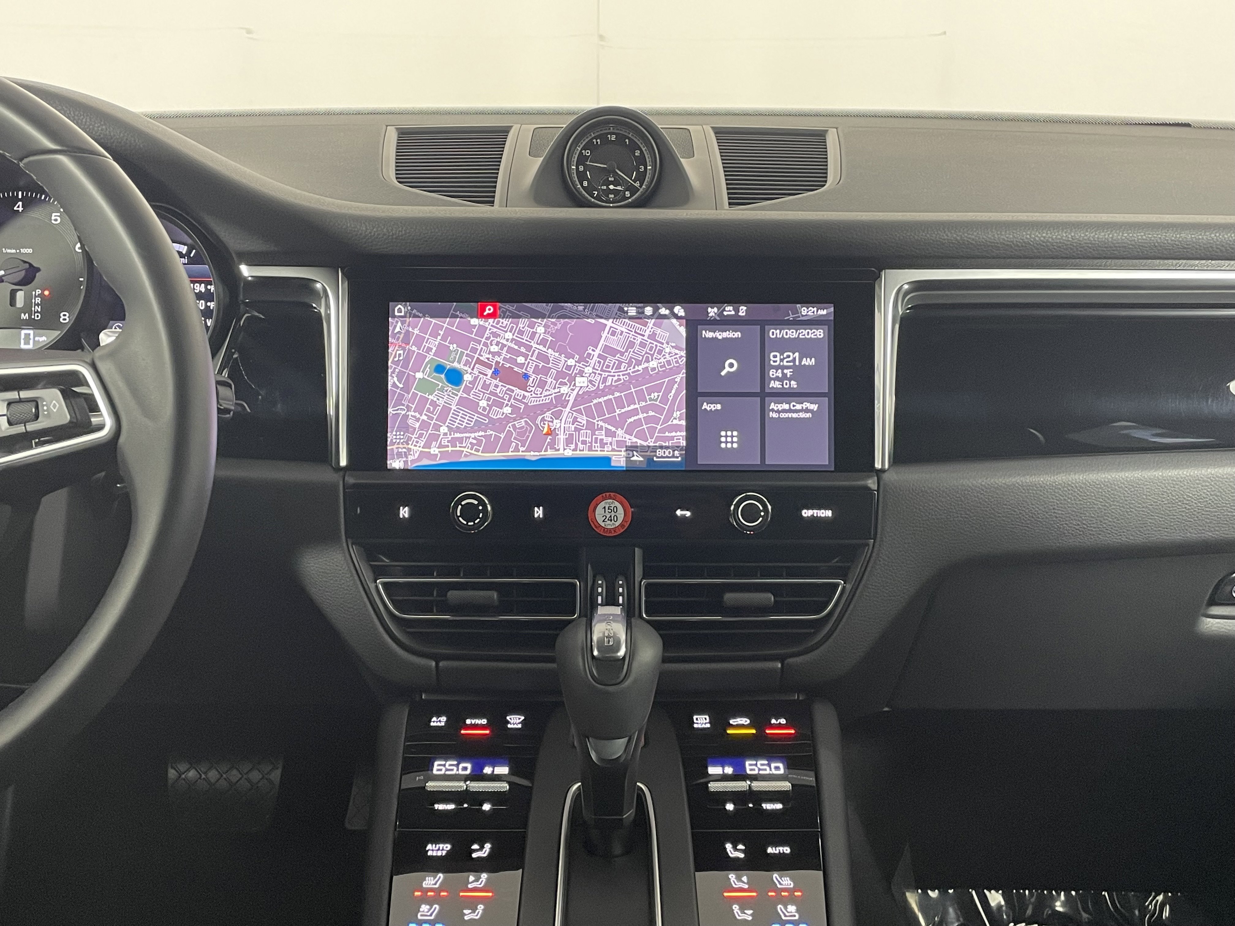 Used 2025 Porsche Macan image 19