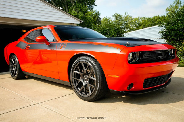 Used 2017 Dodge Challenger R/T w/ Quick Order Package 22P T/A RWD image 12