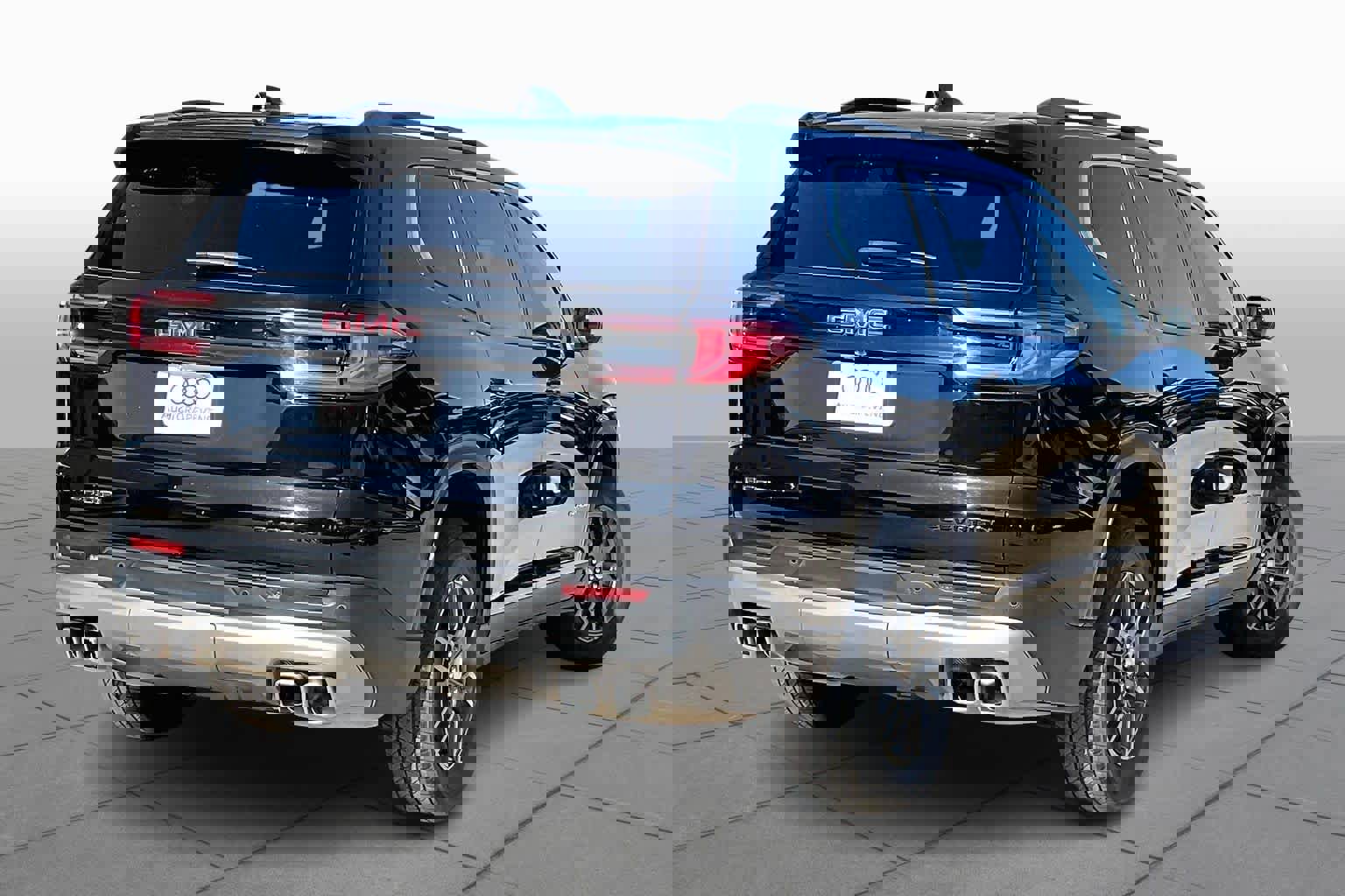 Used 2025 GMC Acadia Elevation image 11