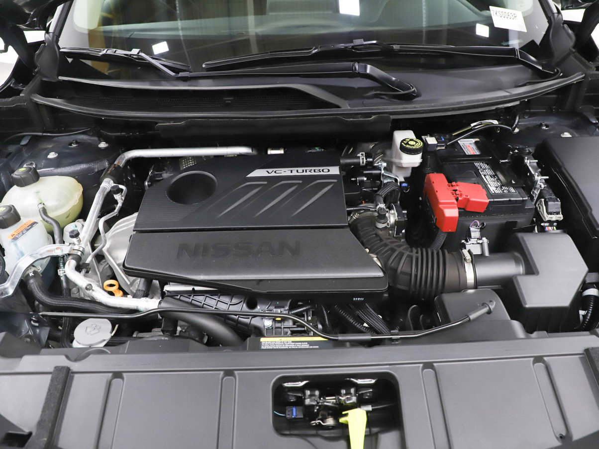 Used 2025 Nissan Rogue SV image 30