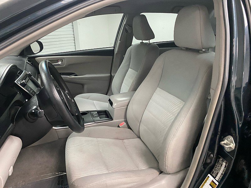 Used 2015 Toyota Camry LE image 9