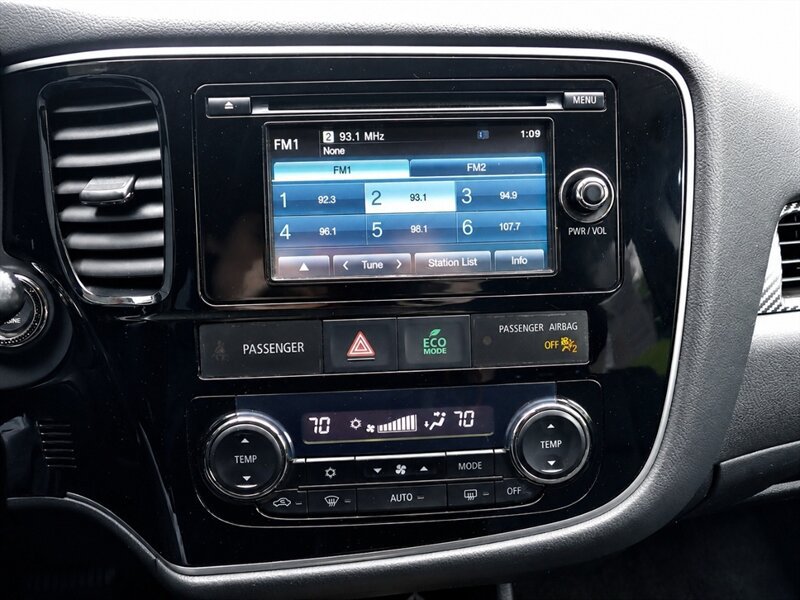 Used 2015 Mitsubishi Outlander SE AWD/4WD image 14