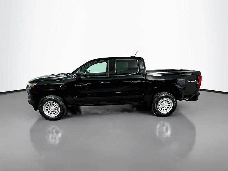 Used 2024 Chevrolet Colorado W/T w/ WT Convenience Package II AWD/4WD image 4