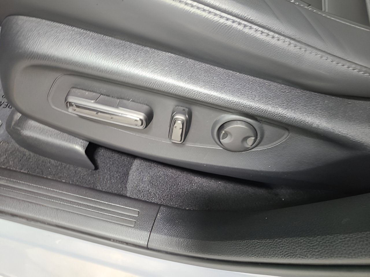 Used 2023 Honda CR-V EX-L image 20