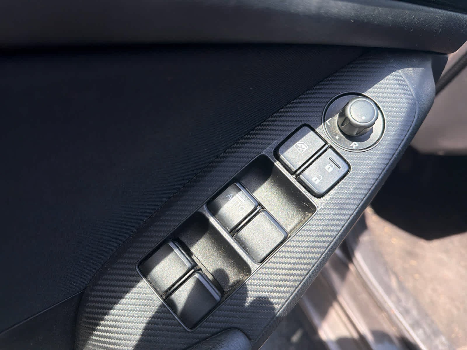 Used 2014 MAZDA MAZDA3 i Sport FWD image 25