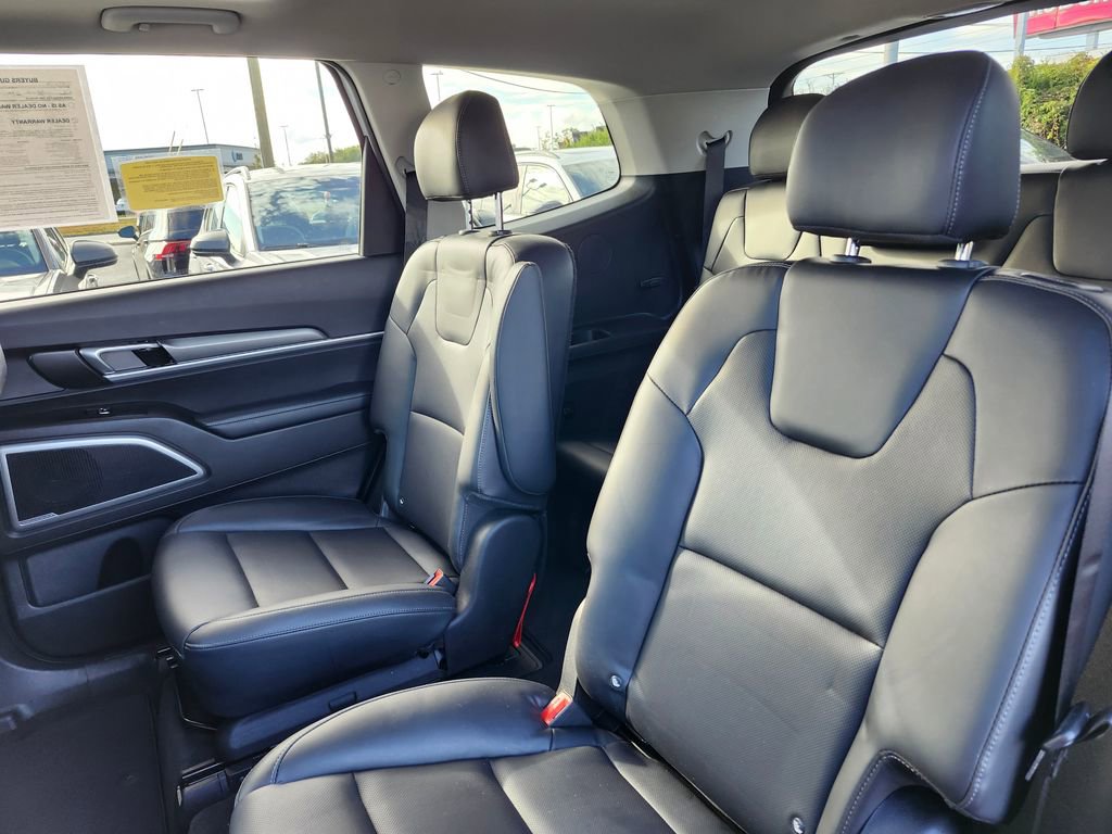 Used 2022 Kia Telluride S image 11