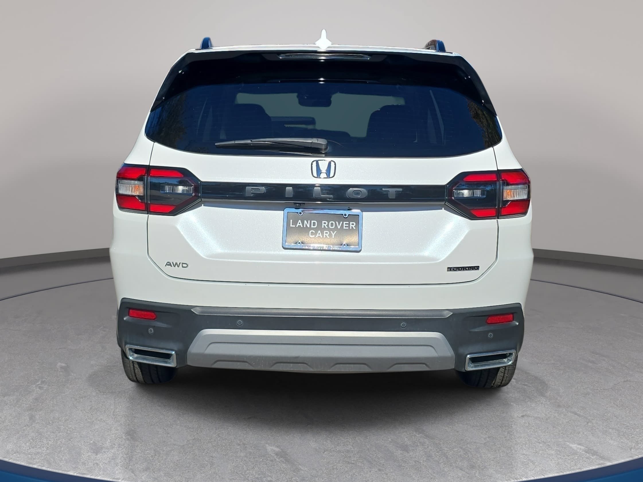 Used 2025 Honda Pilot Touring image 6