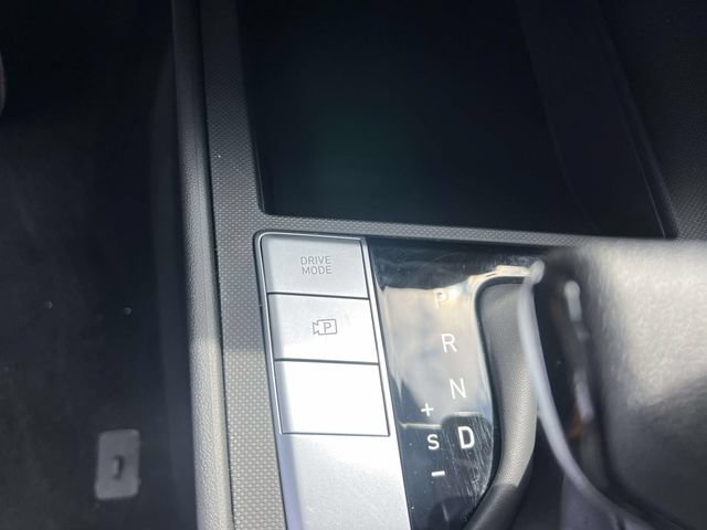Certified 2025 Hyundai Elantra SE FWD image 28