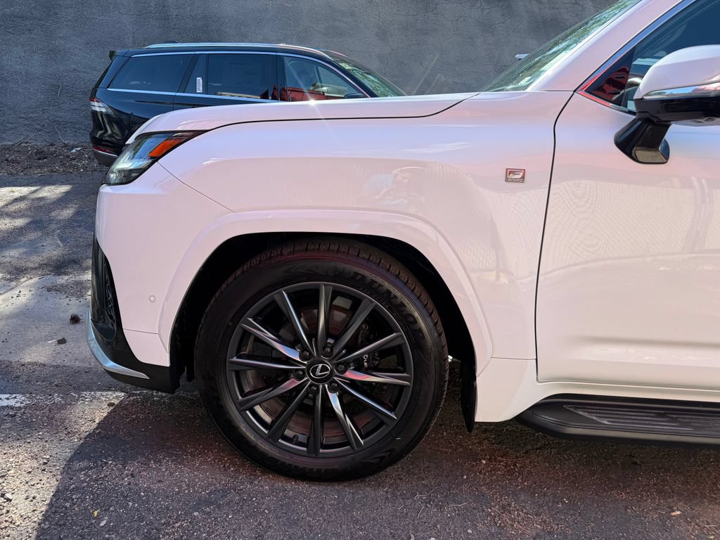 Used 2025 Lexus LX 700h F Sport AWD/4WD image 36