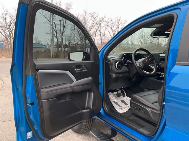 Used 2023 Chevrolet Colorado Z71 w/ Z71 Convenience Package 2 image 16