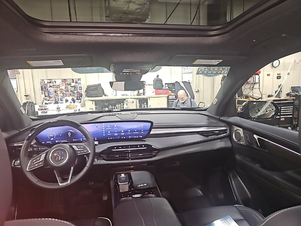 Certified 2025 Buick Enclave Avenir w/ Super Cruise Package image 24