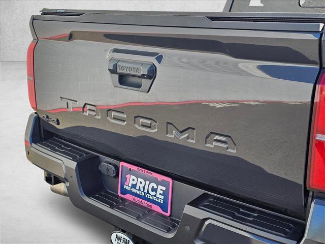 Used 2024 Toyota Tacoma SR5 AWD/4WD image 12